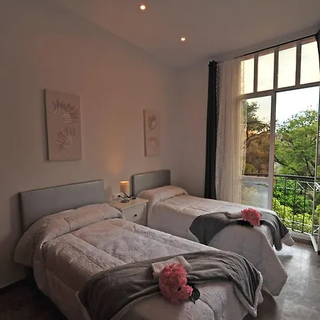 Centro Vistas Jardines Alcazar Free Parking جيريز