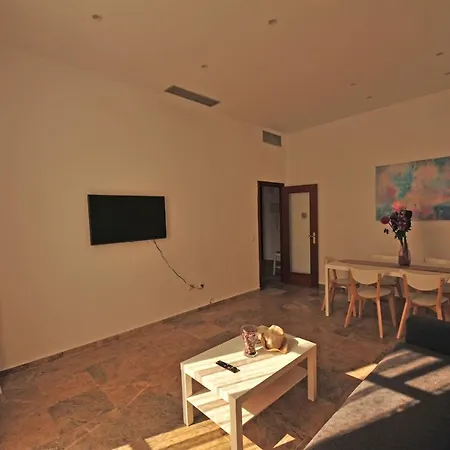 Centro Vistas Jardines Alcazar Free Parking * جيريز